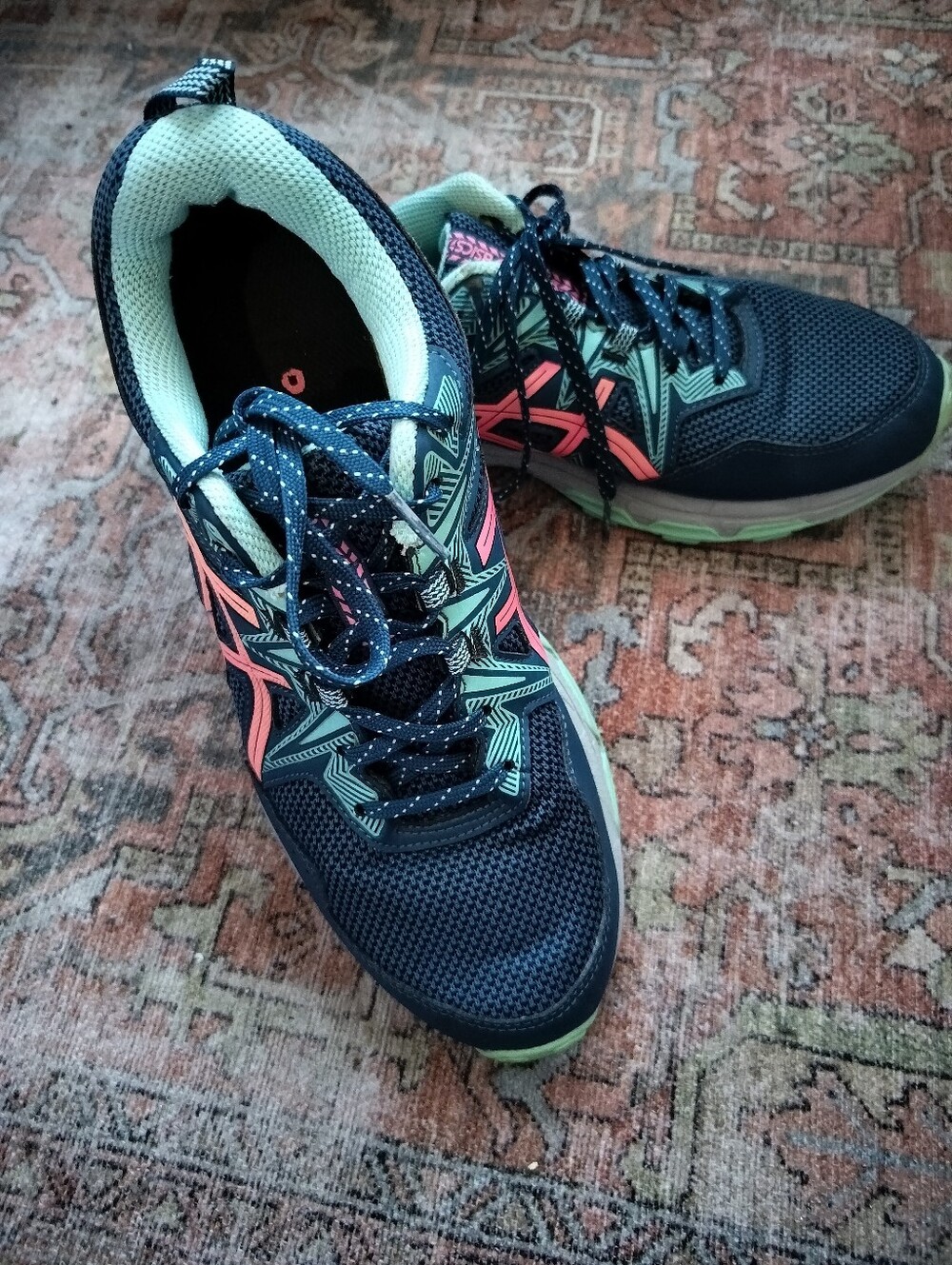 EUC ASICS Gel Venture Navy Sneakers with Mint and Pink Accents Men 11/Women 12.5 - Picture 9 of 9